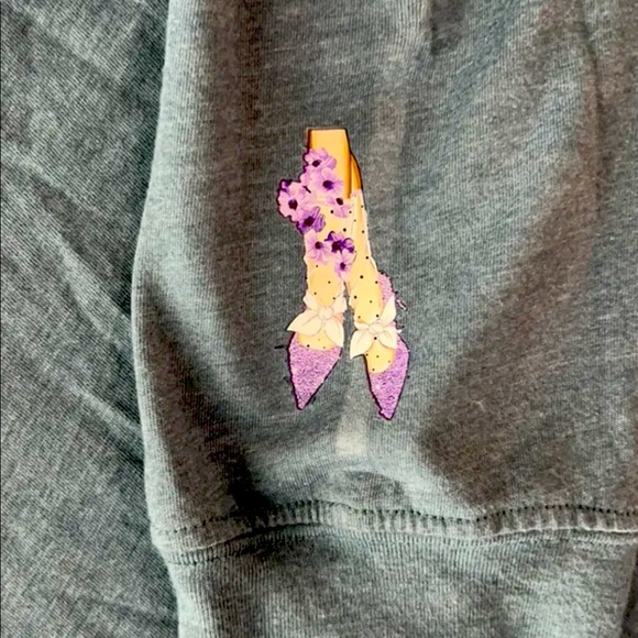 Soft serve cloud cotton lightweight hoodie - Picture 4 of 5